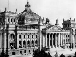 Reichstag Berlin (1884-1894),
Paul Wallot